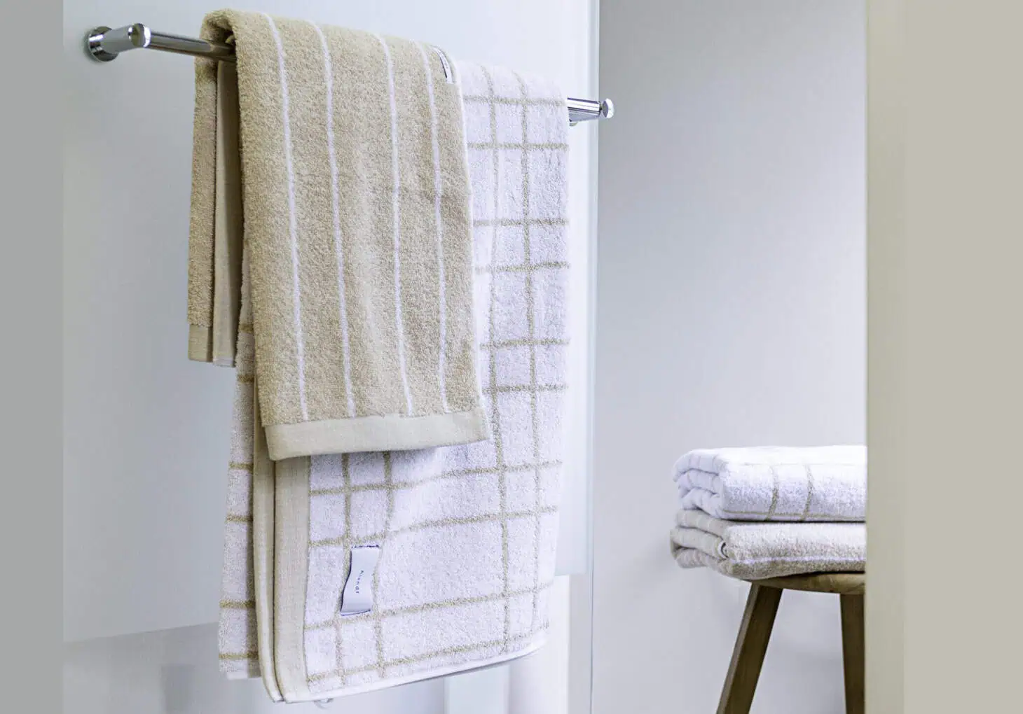 סט מגבות כותנה מצרית לבנות של Alxndr לריענון הבית לפסח